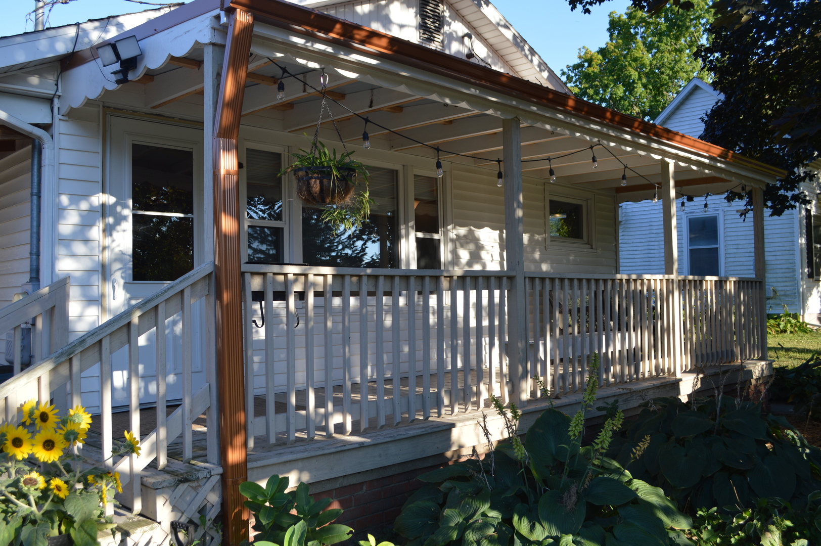 523 North Knox Street Princeton, IL 61356 - Photo 21 of 22 an outdoor view of a house with basket ball court
