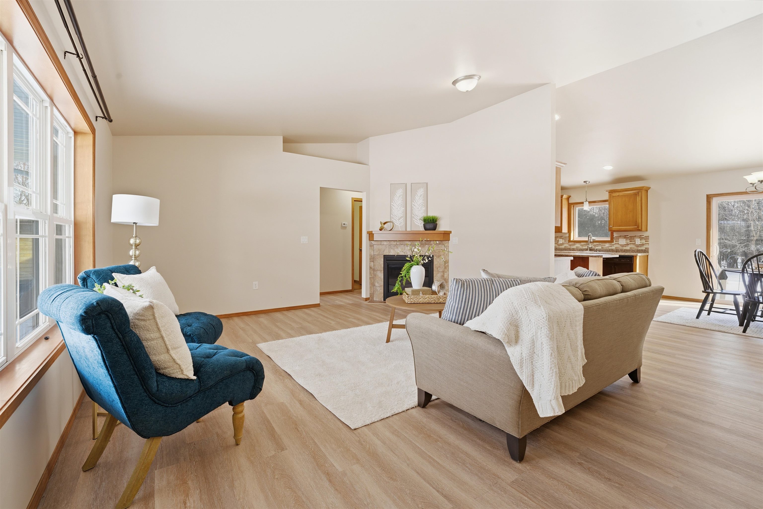 531 Chain Drive Appleton, WI 54915 - Photo 2 of 32