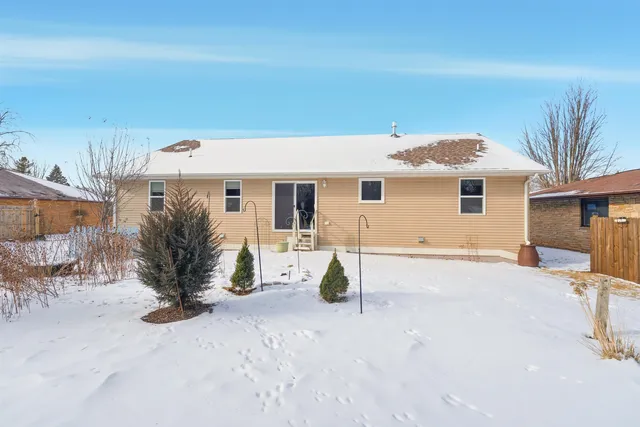 $385,000 | 531 Chain Drive, Appleton, WI 54915
