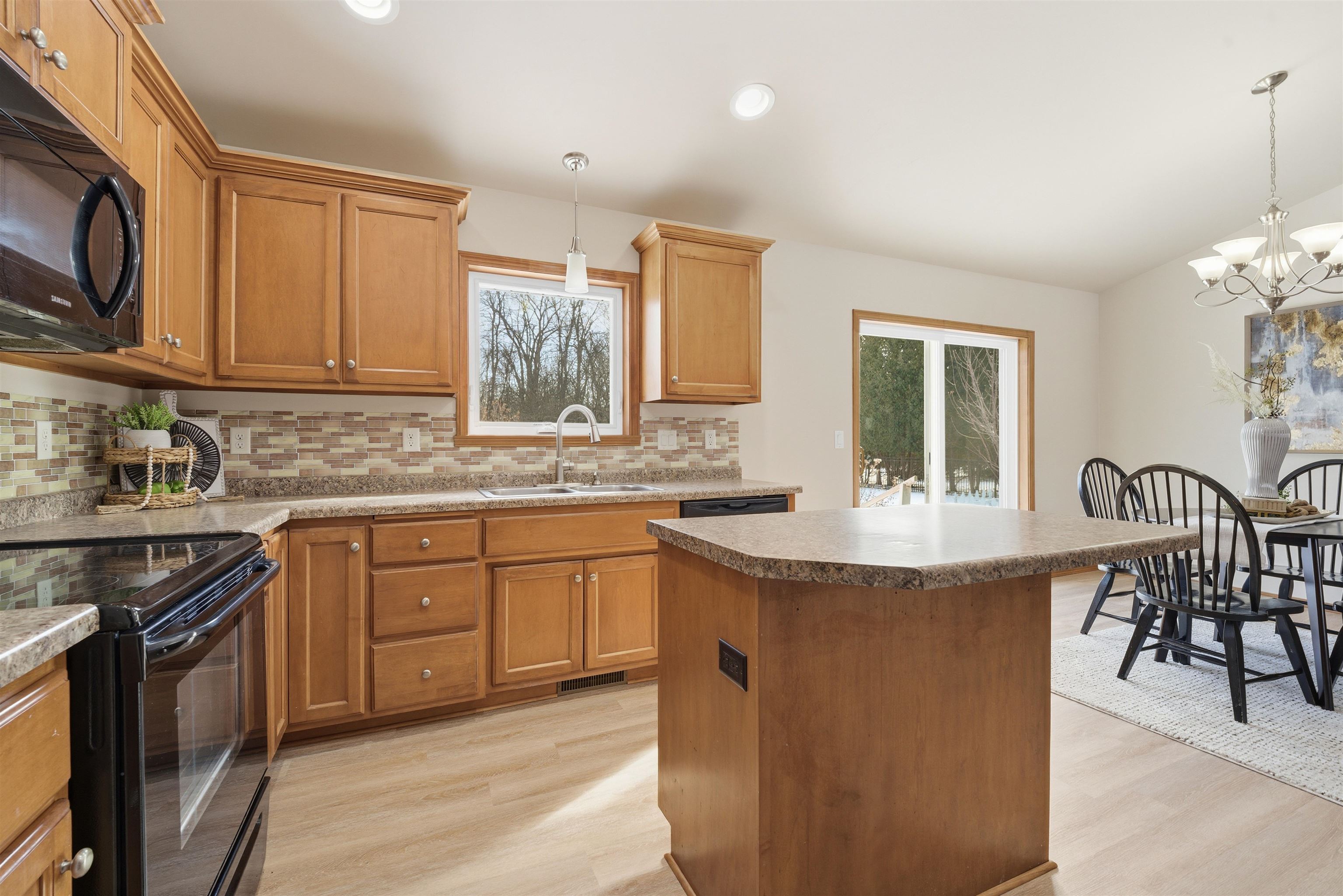 531 Chain Drive Appleton, WI 54915 - Photo 10 of 32