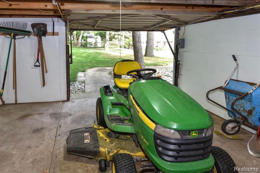 2286 Cole Road Lake Orion, MI 48362 - Photo 34 of 39 Gallery Image 34