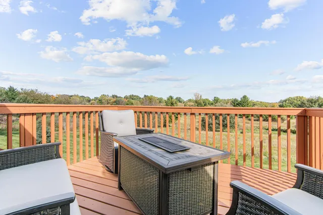 $315,000 | 1016 West Ridge Court, New Richmond, WI 54017