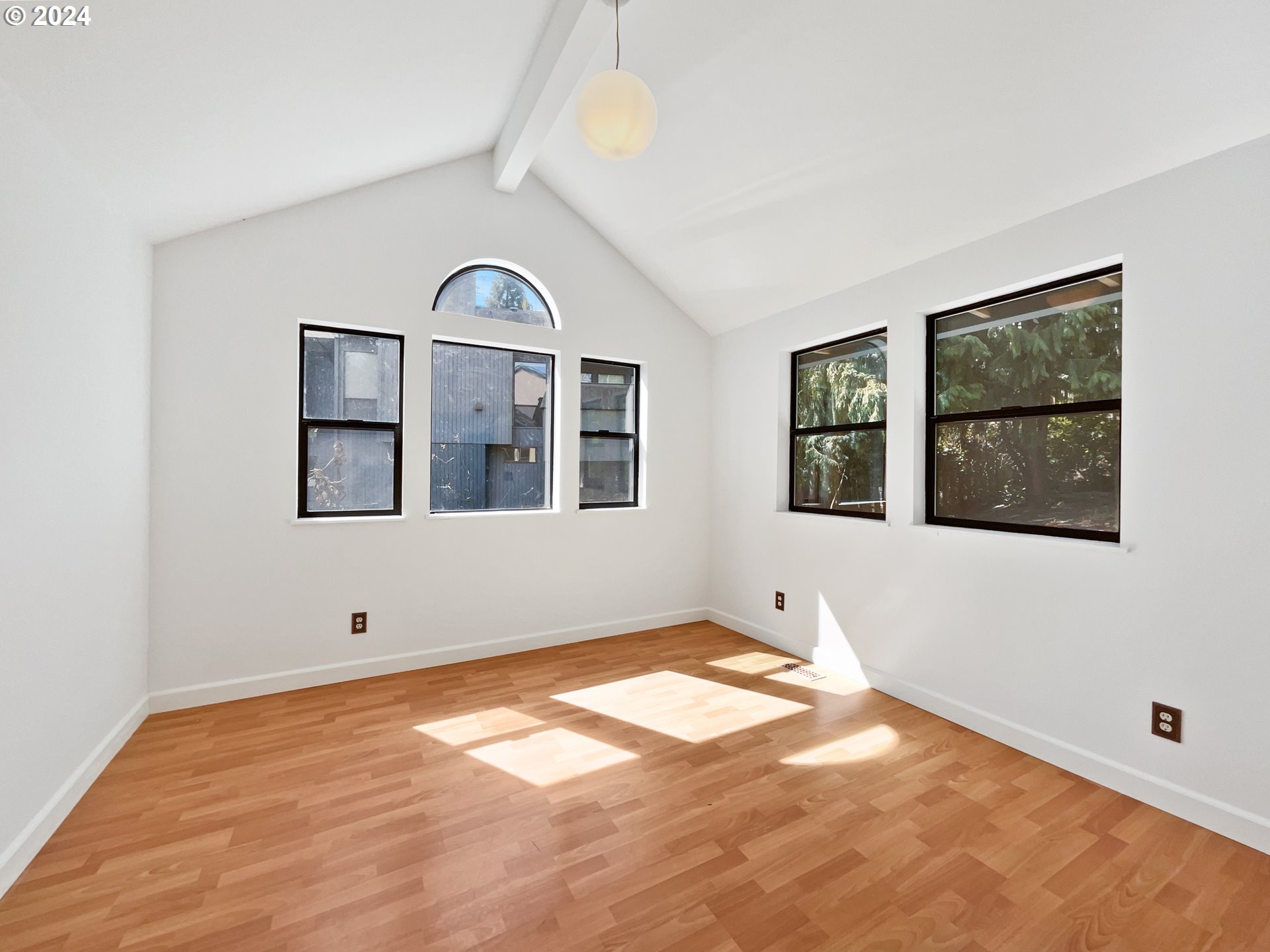 11621 Southwest 43rd Avenue Portland, OR 97219 - Photo 7 of 19 a view of empty room with window
