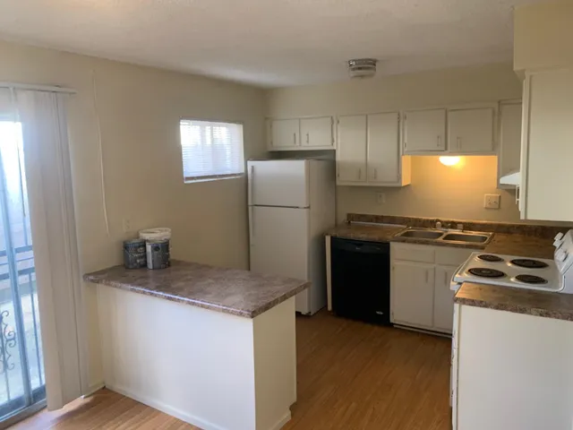 $950 | 3438 Spottswood Avenue, Unit 3438, Memphis, TN 38111