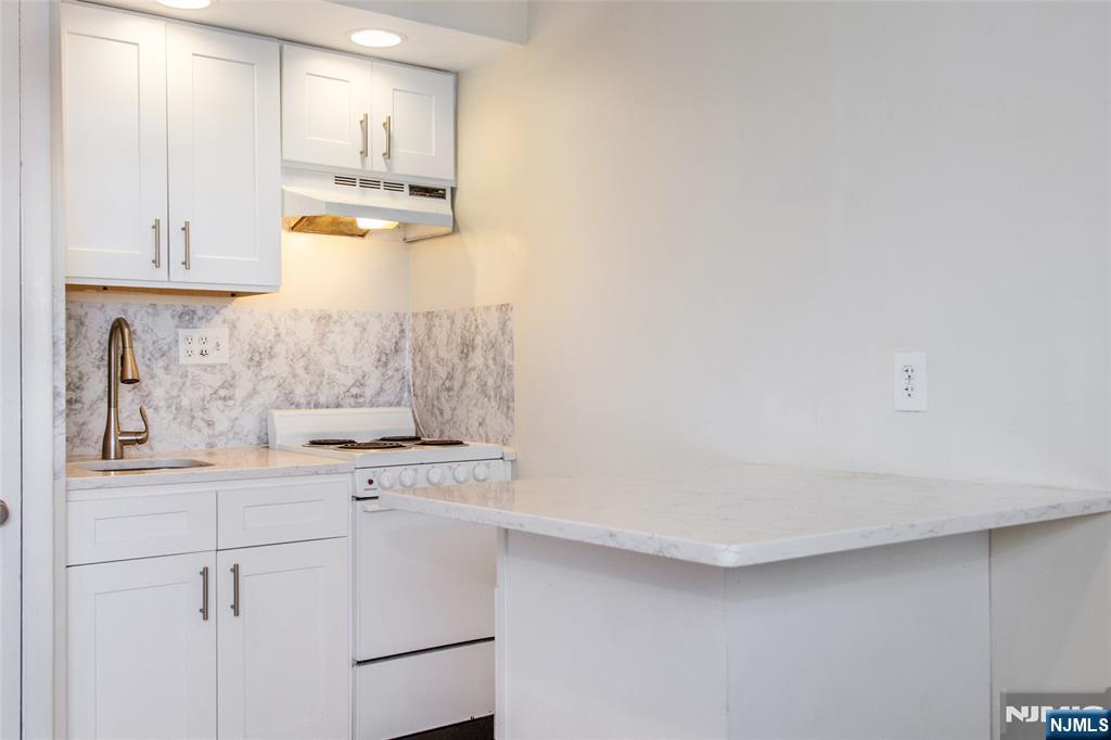 601 Fairview Avenue Fairview, NJ 07022 - Photo 13 of 22