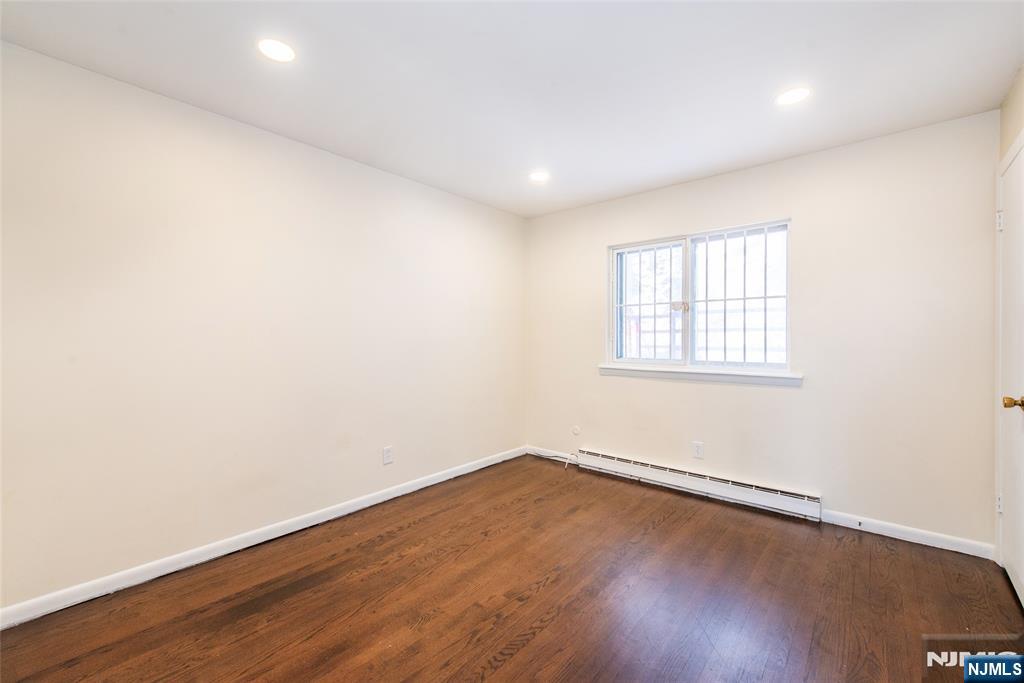 601 Fairview Avenue Fairview, NJ 07022 - Photo 17 of 22