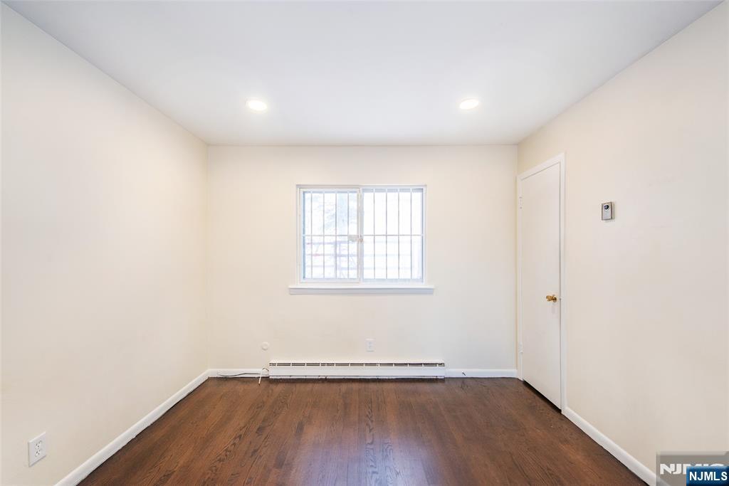 601 Fairview Avenue Fairview, NJ 07022 - Photo 18 of 22