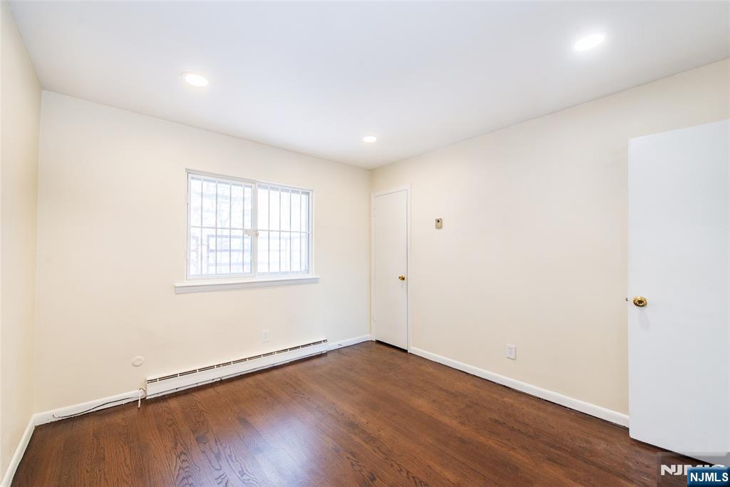 601 Fairview Avenue Fairview, NJ 07022 - Photo 19 of 22