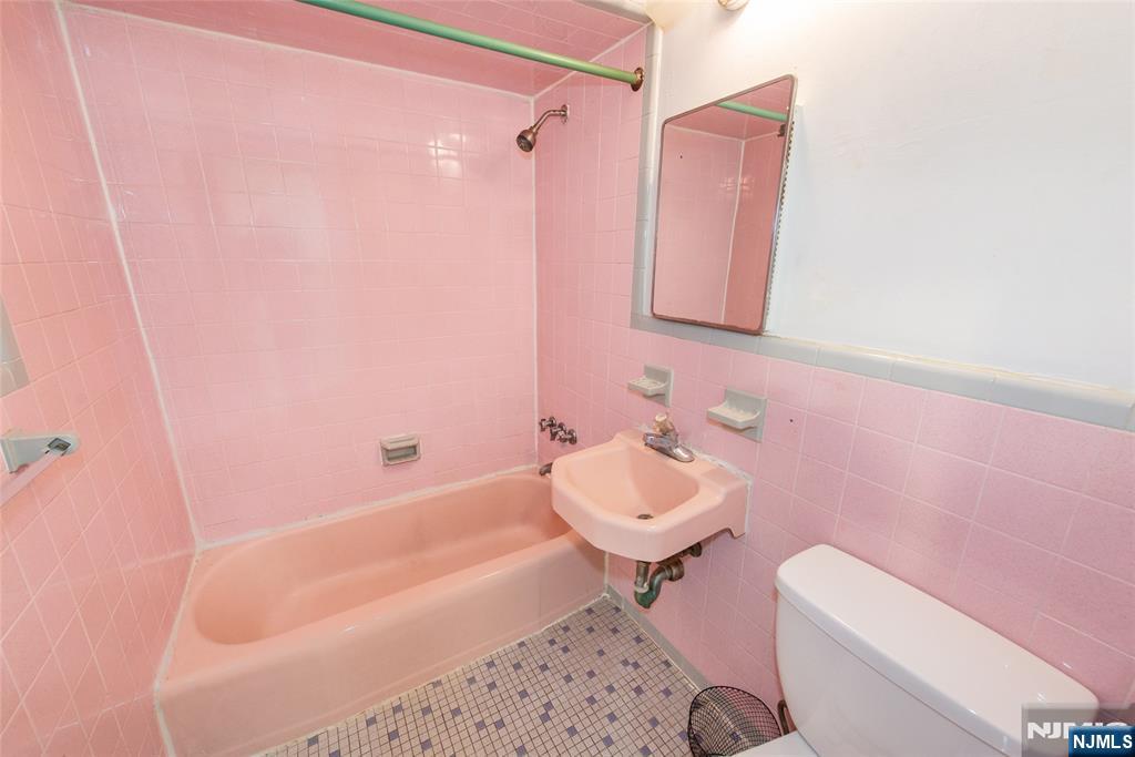 601 Fairview Avenue Fairview, NJ 07022 - Photo 21 of 22