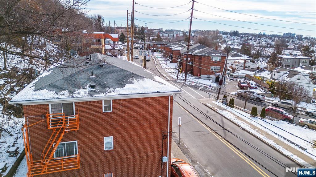 601 Fairview Avenue Fairview, NJ 07022 - Photo 4 of 22
