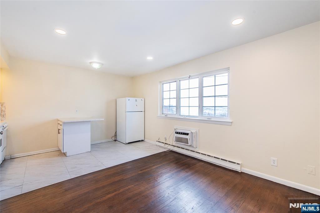 601 Fairview Avenue Fairview, NJ 07022 - Photo 10 of 22