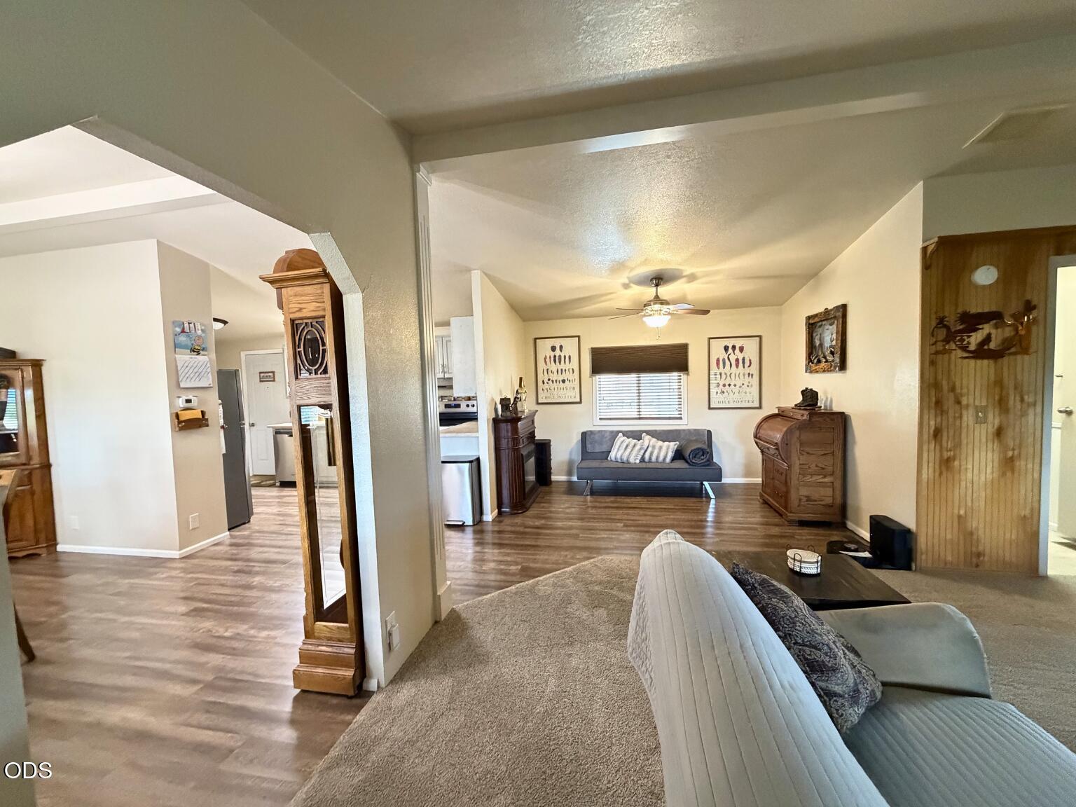 63 Rogue River Drive Eagle Point, OR 97524 - Photo 3 of 46