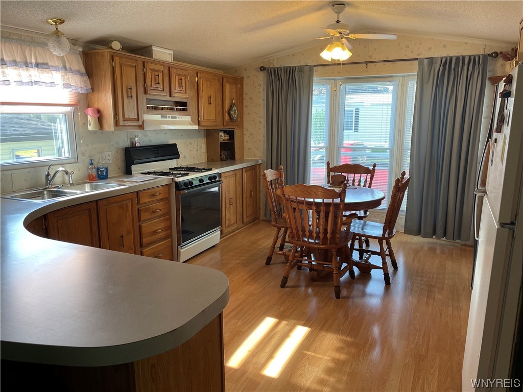 3926 Lockport Olcott Road, Unit 108 Lockport, NY 14094 - Photo 6 of 19 Eat in Kitchen