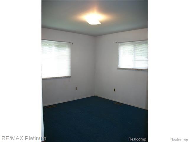 11121 Wynns Road Pinckney, MI 48169 - Photo 7 of 9