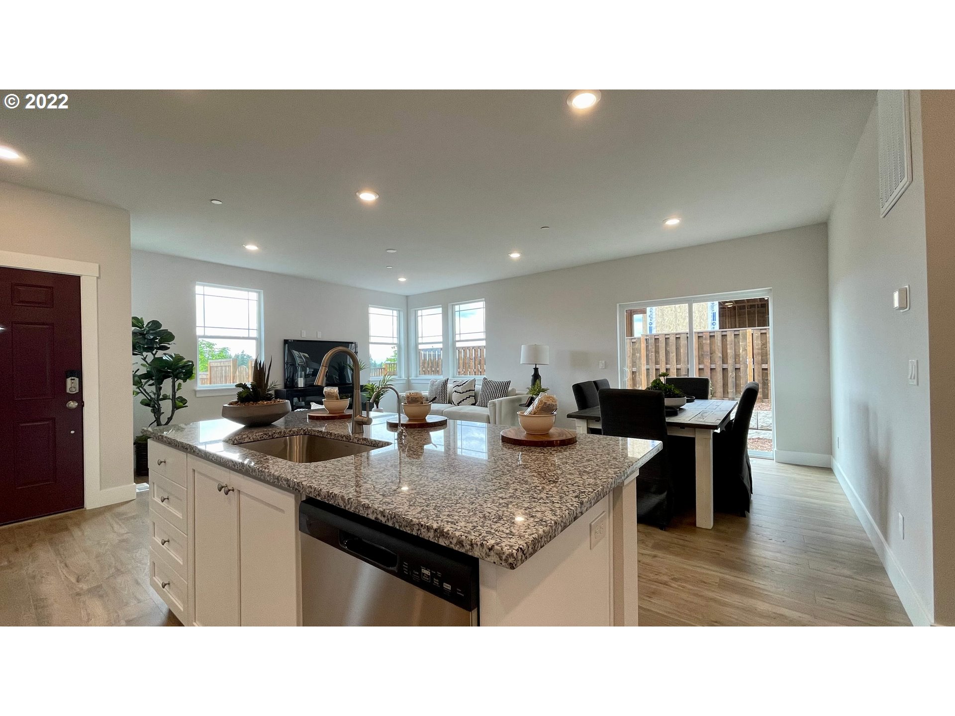 16722 Southwest Darwin Loop Tigard, OR 97223 - Photo 11 of 32 Gallery Image 11