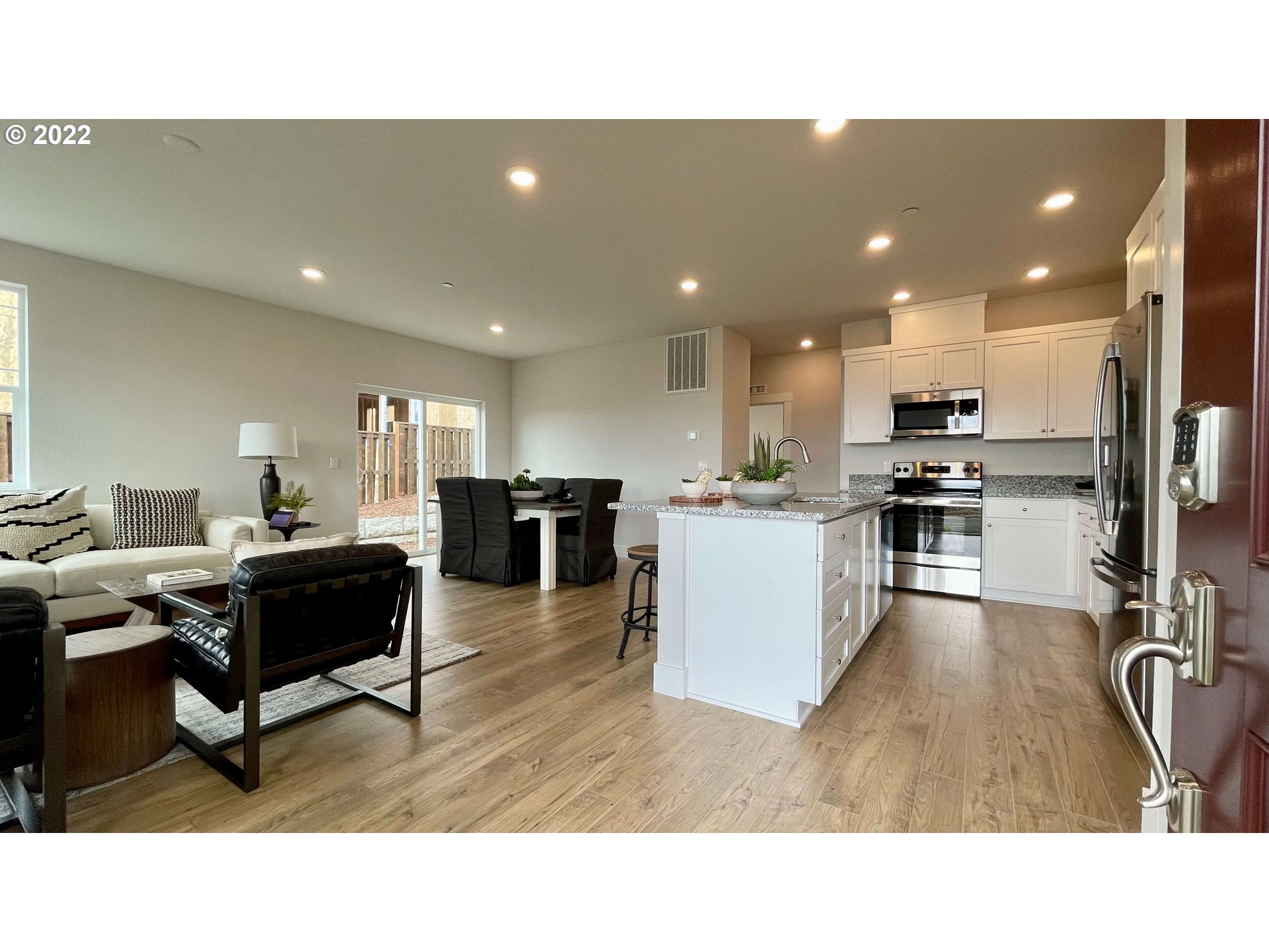 16722 Southwest Darwin Loop Tigard, OR 97223 - Photo 5 of 32 Gallery Image 5