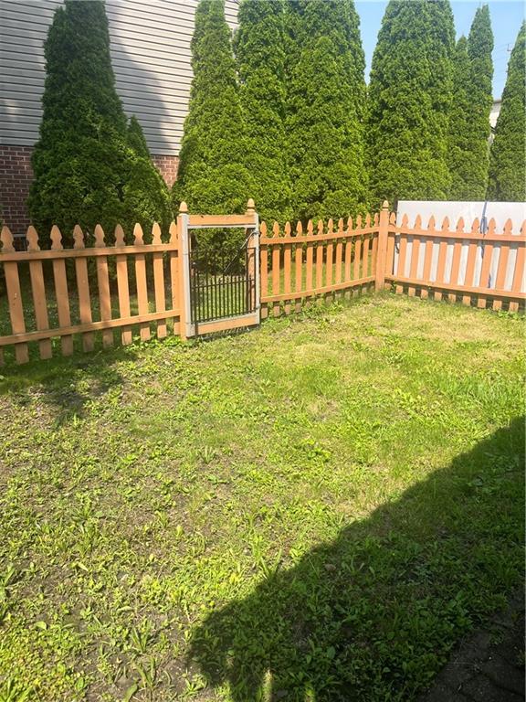 223 Hoeveler Street Springdale, PA 15144 - Photo 11 of 17