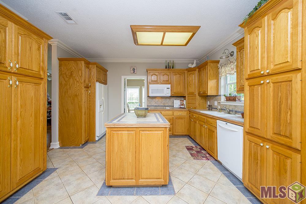 13626 Mary Edith Place Baton Rouge, LA 70809 - Photo 8 of 37 Gallery Image 8
