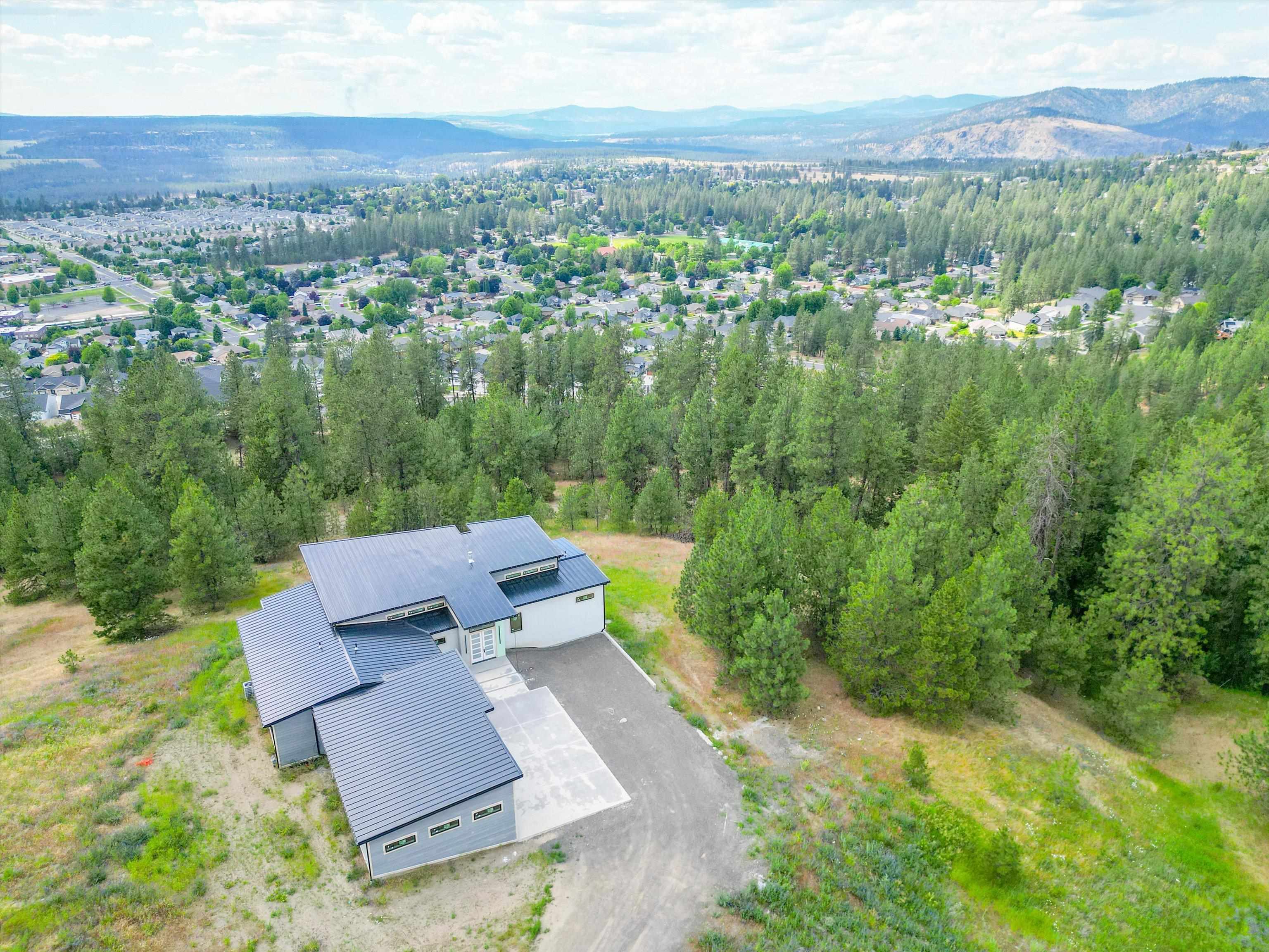 8905 North Rustle Road Spokane, WA 99208 - Photo 2 of 45