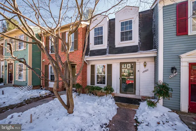 $350,000 | 20605 Pruitt Court, Montgomery Village, MD 20886