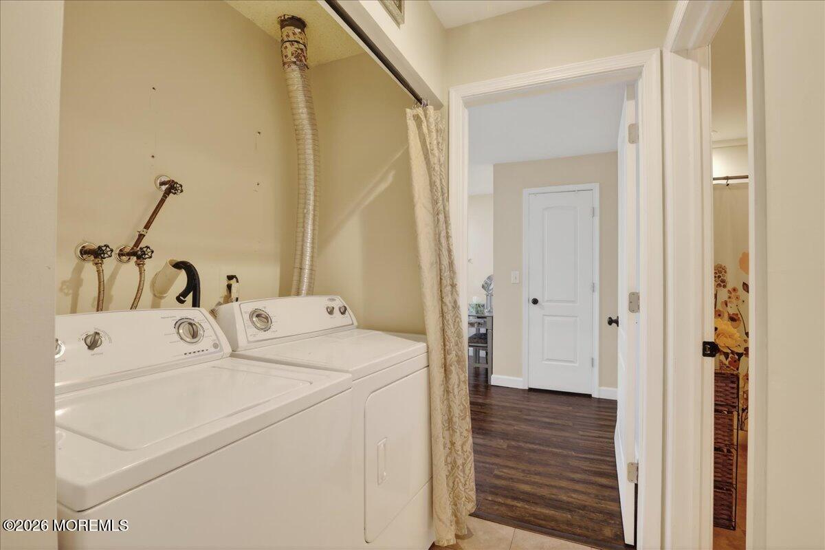 402 Daisy Court Jackson, NJ 08527 - Photo 27 of 44 a bathroom with a sink and a mirror