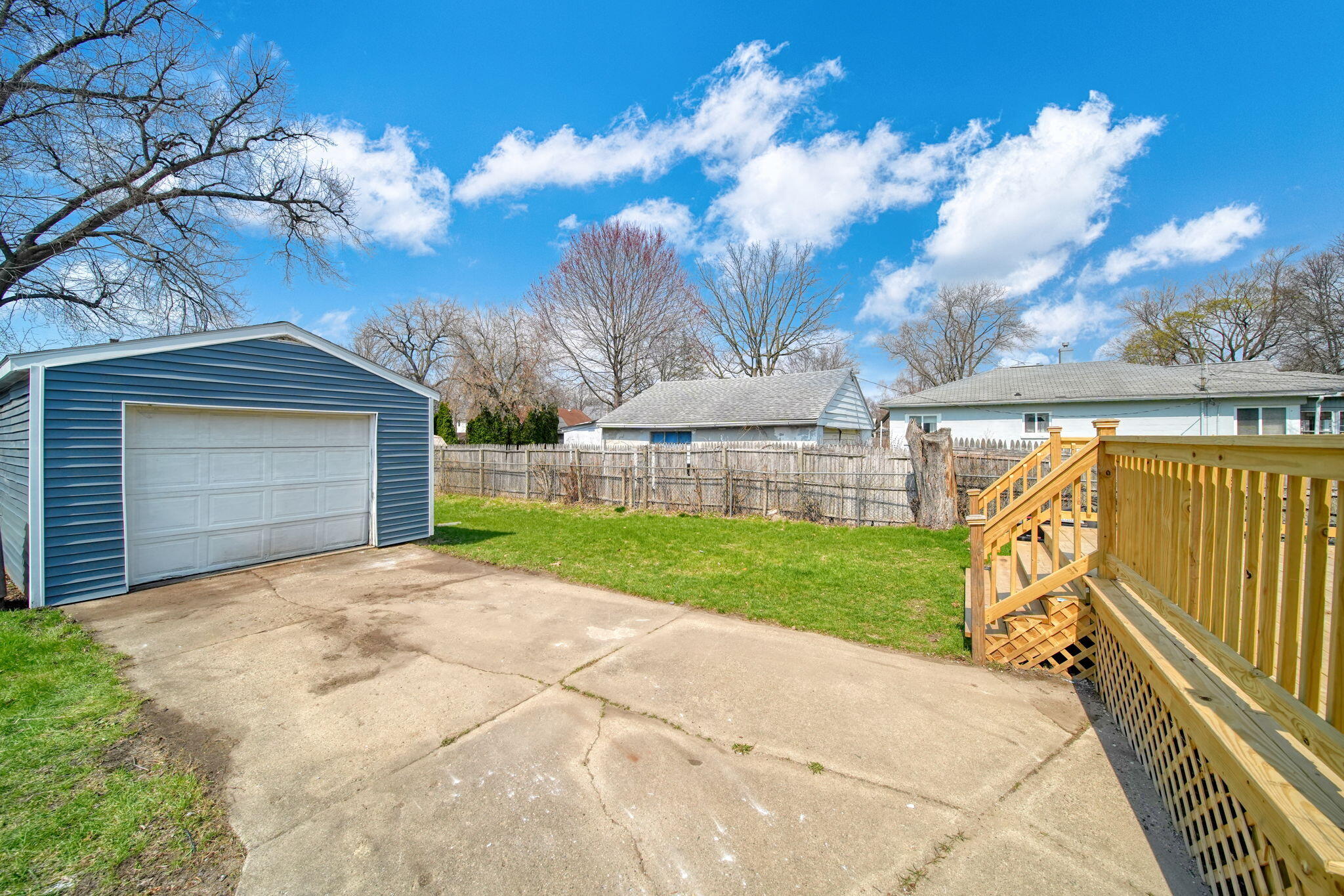 316 Carr Street Jackson, MI 49201 - Photo 30 of 33 parking