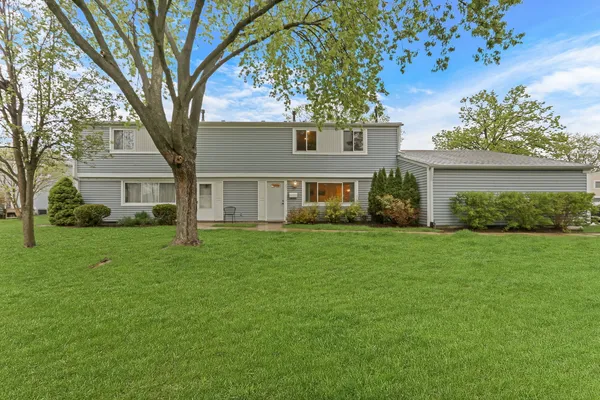 $289,900 | 751 Dover Place, Unit 4C, Wheeling, IL 60090