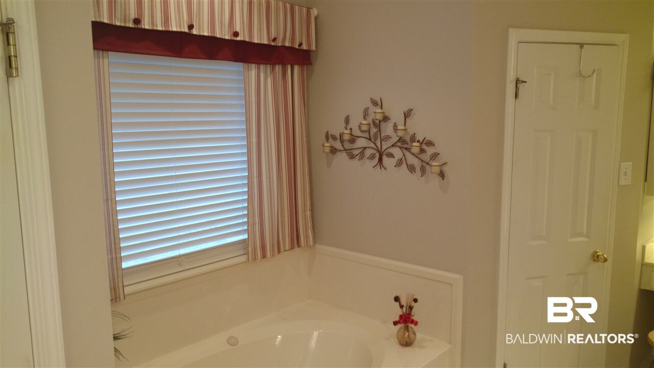 10236 Wakefield Court Mobile, AL 36695 - Photo 10 of 29