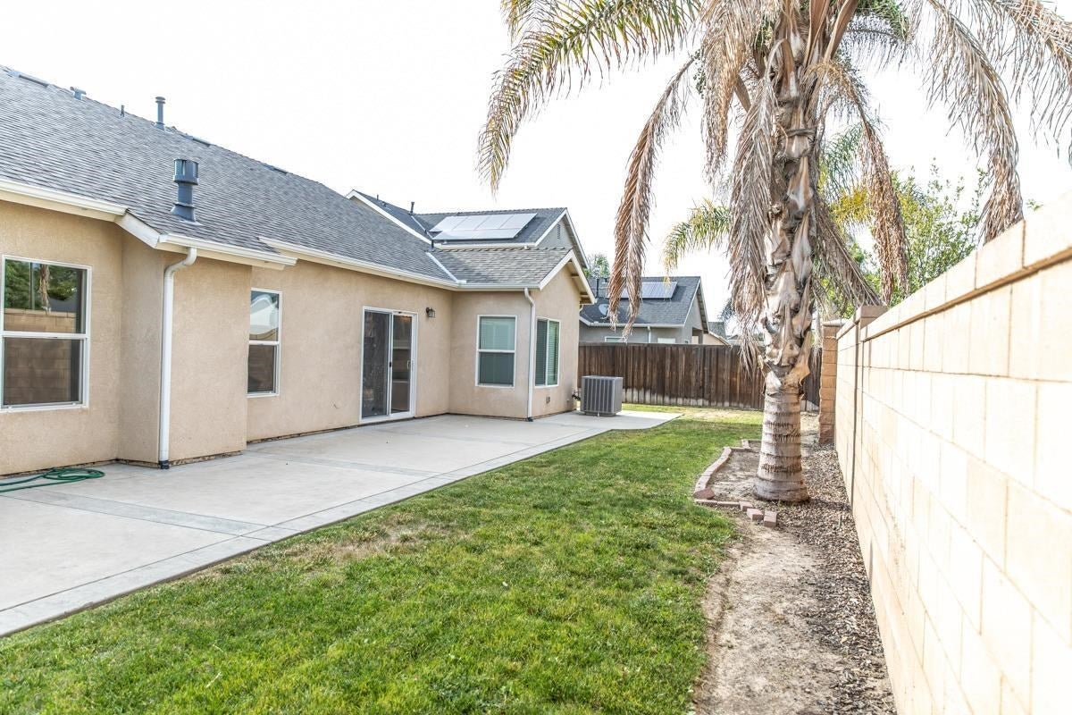 966 Privilege Way Lemoore, CA 93245 - Photo 4 of 22 Gallery Image 4