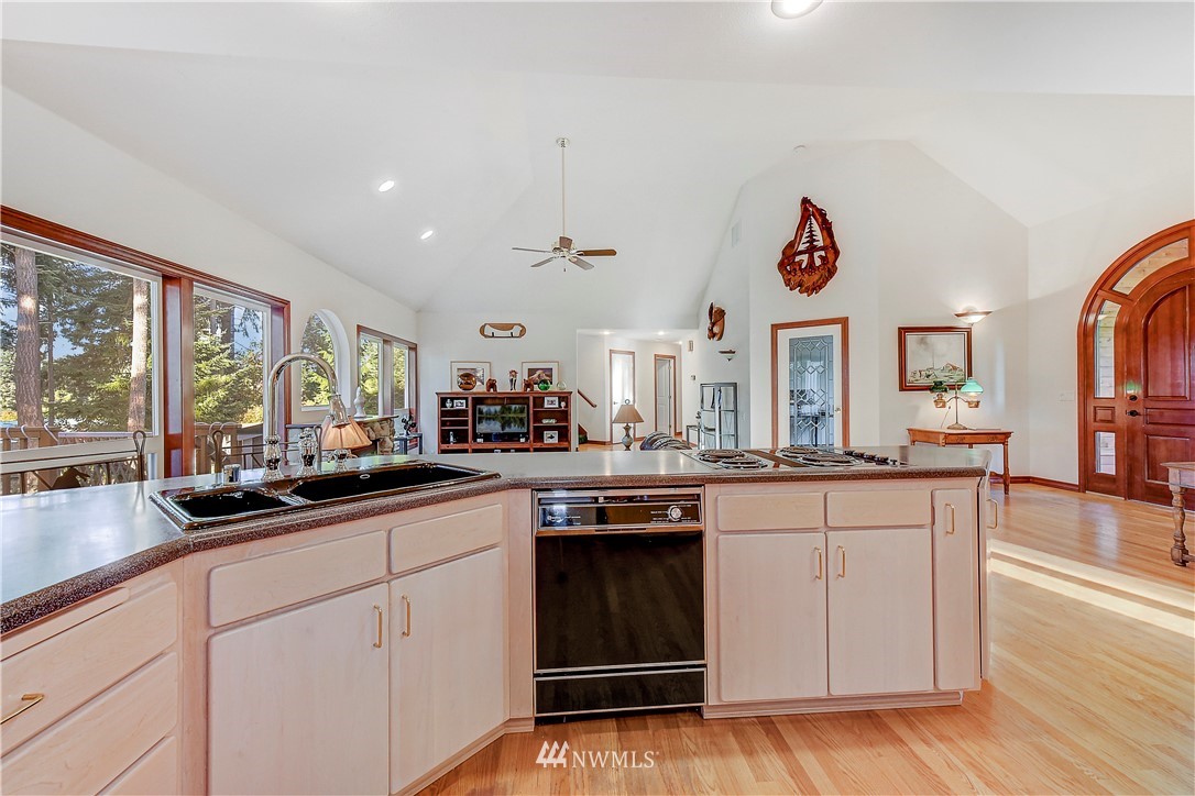 1405 Roxlin Drive Freeland, WA 98249 - Photo 11 of 39 Gallery Image 11