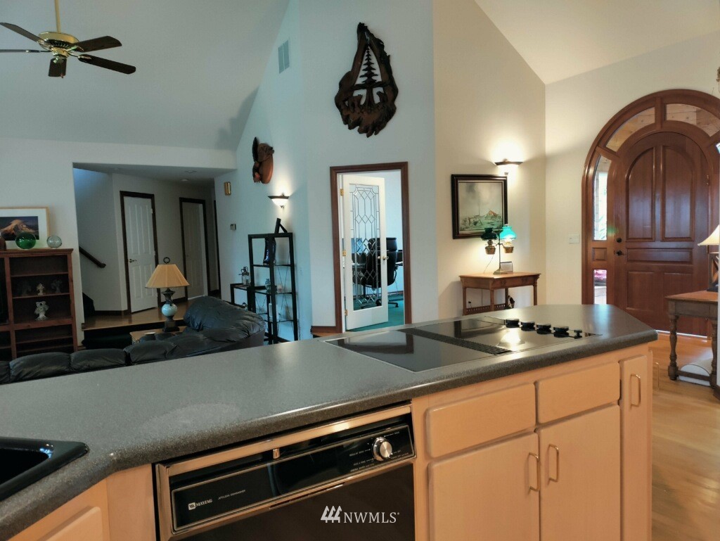 1405 Roxlin Drive Freeland, WA 98249 - Photo 13 of 39 Gallery Image 13