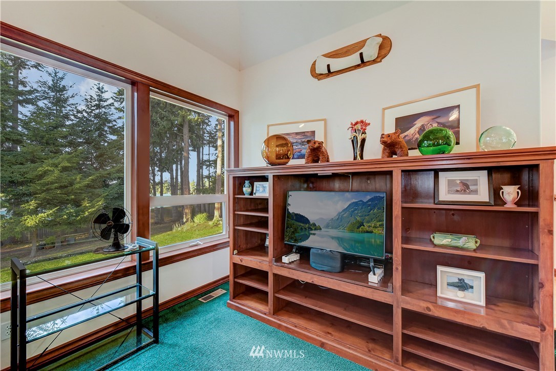 1405 Roxlin Drive Freeland, WA 98249 - Photo 8 of 39 Gallery Image 8