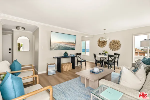 $10,000 | 457 Coast Boulevard, Unit 403, La Jolla, CA 92037