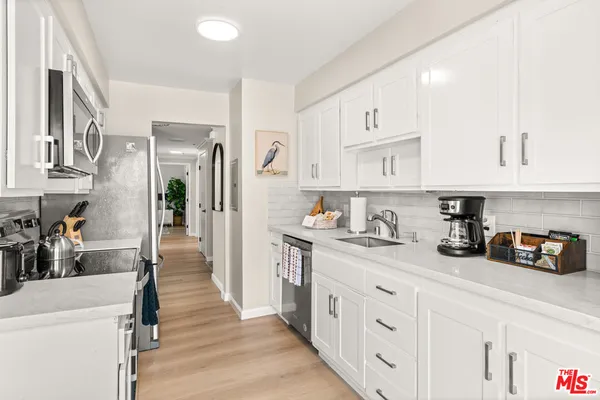 $10,000 | 457 Coast Boulevard, Unit 403, La Jolla, CA 92037