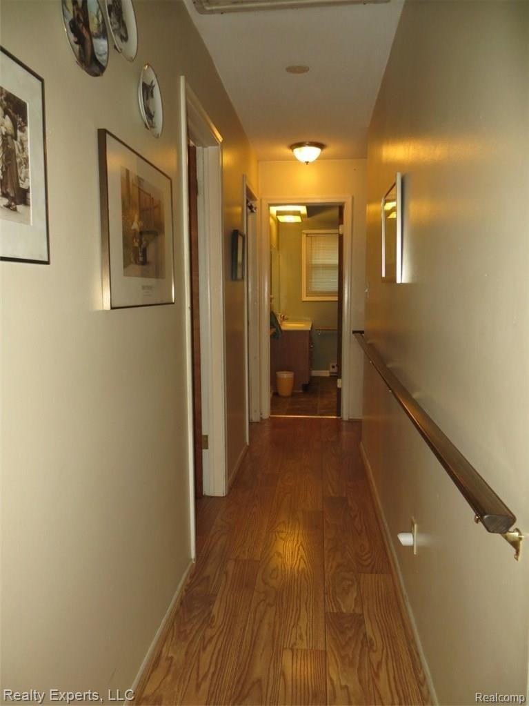 850 Savage Road Belleville, MI 48111 - Photo 14 of 39 IMG_5527.jpg