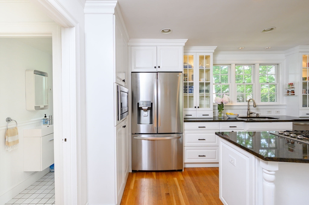 51 Rustlewood Road Milton, MA 02186 - Photo 9 of 34 Gallery Image 9
