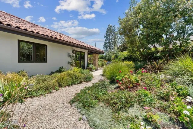 $3,050,000 | 350 Punta Baja Drive, Solana Beach, CA 92075