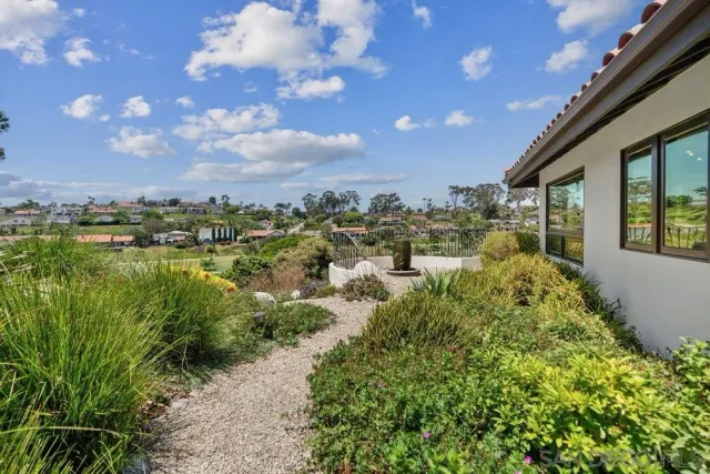 $3,050,000 | 350 Punta Baja Drive, Solana Beach, CA 92075