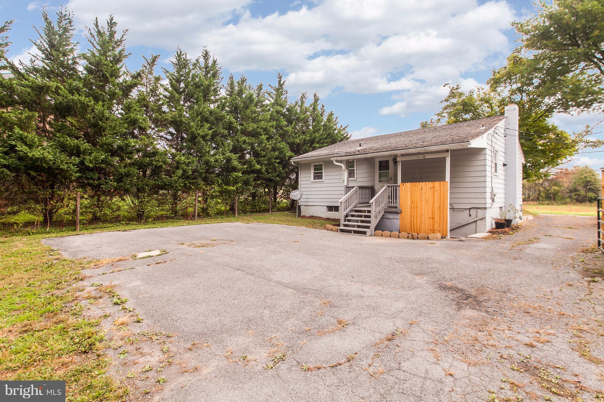 12138 Walnut Point Road Hagerstown, MD 21740 - Photo 24 of 25 Ample parking AND large fenced rear yard!