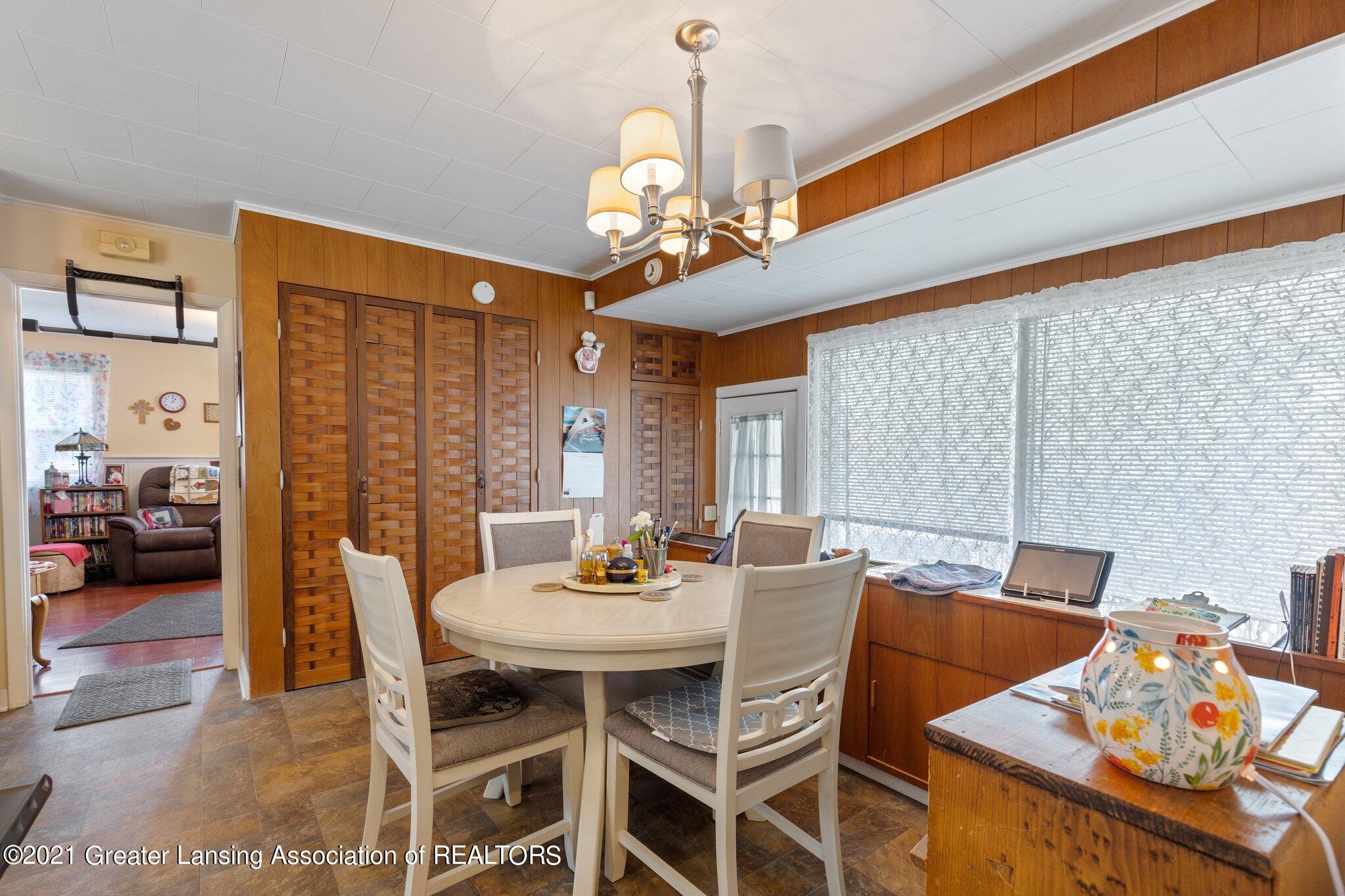 911 Gould Road Lansing, MI 48917 - Photo 9 of 24 17-web-or-mls-1P6A0481