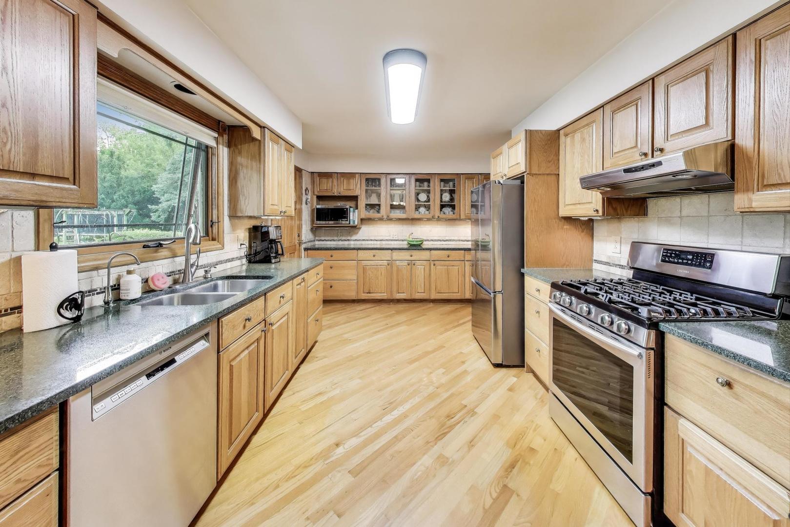 438 High Road Cary, IL 60013 - Photo 11 of 42