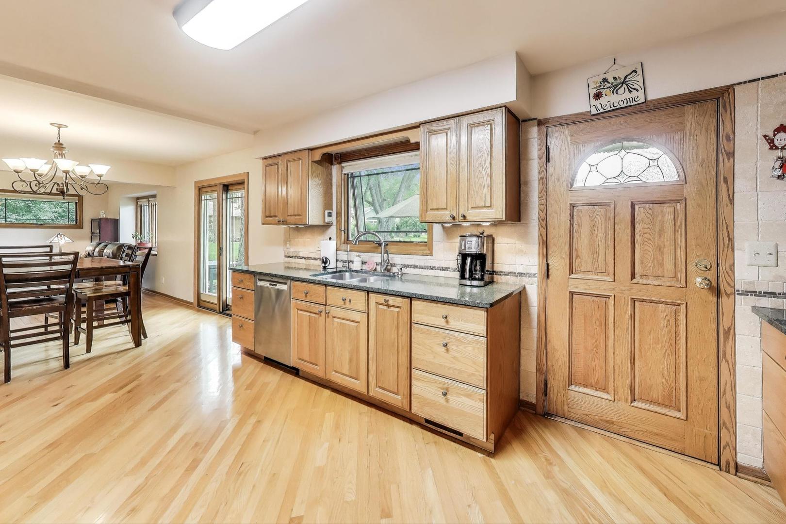 438 High Road Cary, IL 60013 - Photo 13 of 42