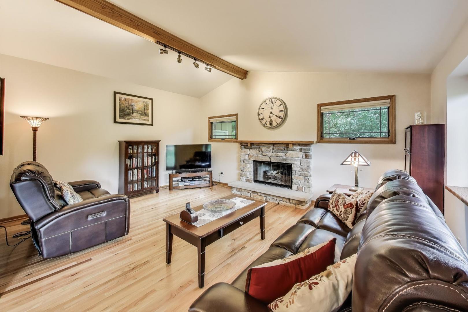 438 High Road Cary, IL 60013 - Photo 5 of 42