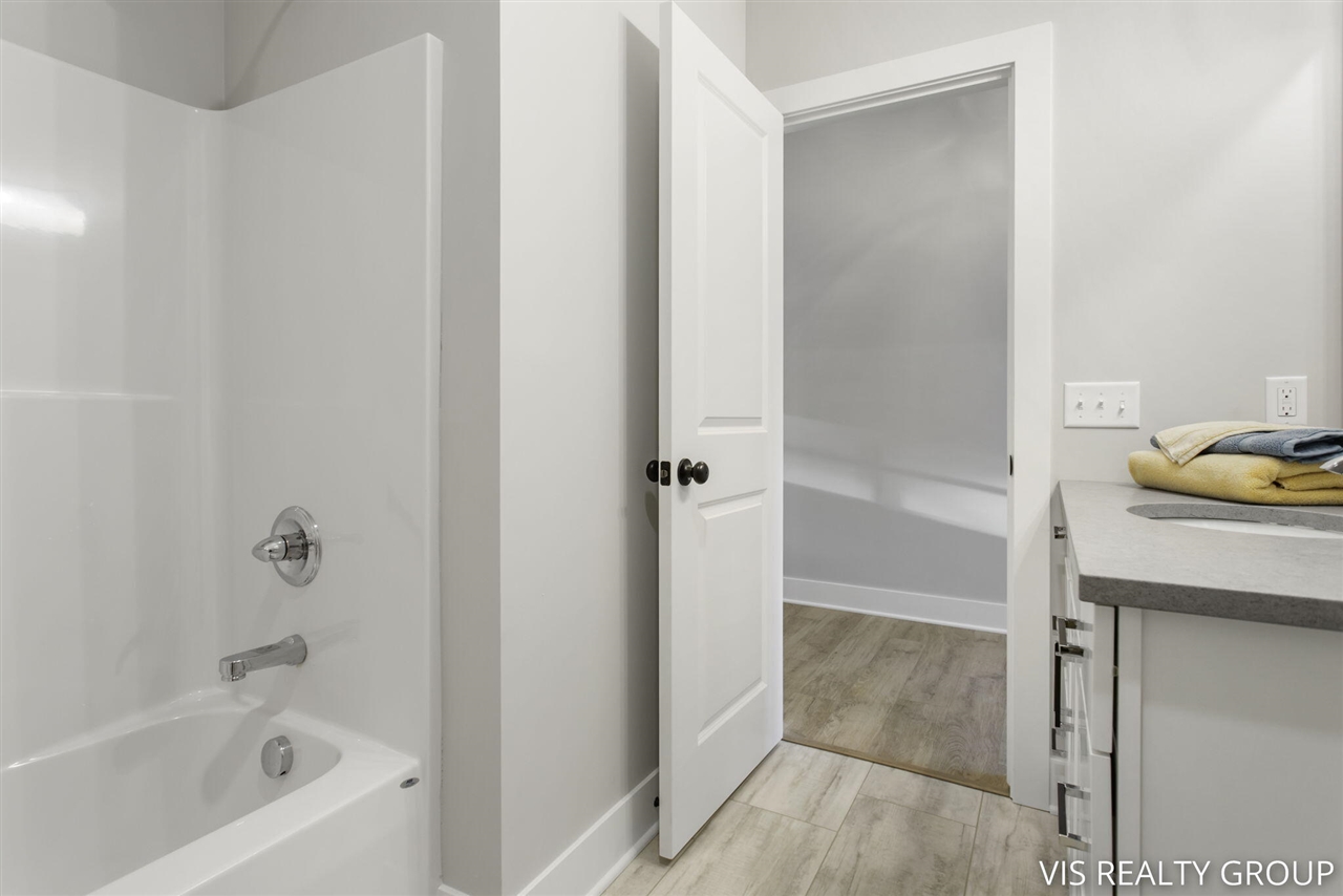 14765 Edenbridge St Spring Lake, Unit AC70 Spring Lake, MI 49456 - Photo 13 of 37
