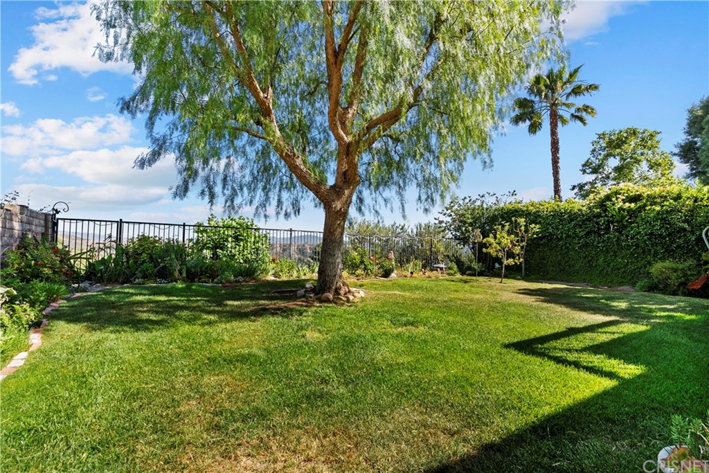 27710 Kristin Lane Saugus, CA 91350 - Photo 22 of 32 a view of a trees in a yard
