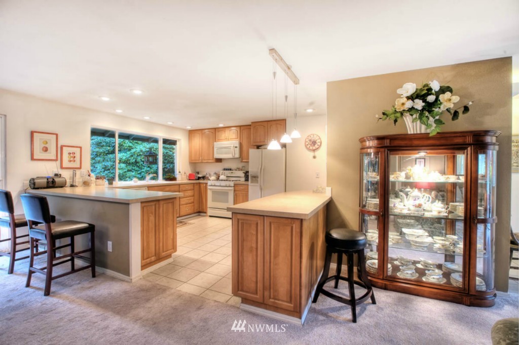 14630 Southeast 172nd Street Renton, WA 98058 - Photo 5 of 15 Gallery Image 5