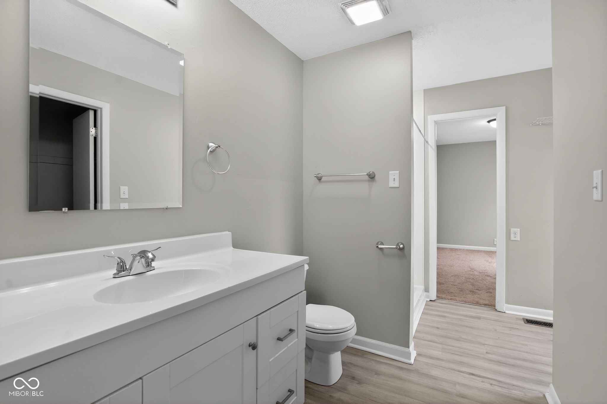 1618 North Shortridge Road Indianapolis, IN 46219 - Photo 15 of 38