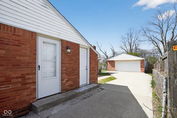 $219,900 | 1618 North Shortridge Road, Indianapolis, IN 46219