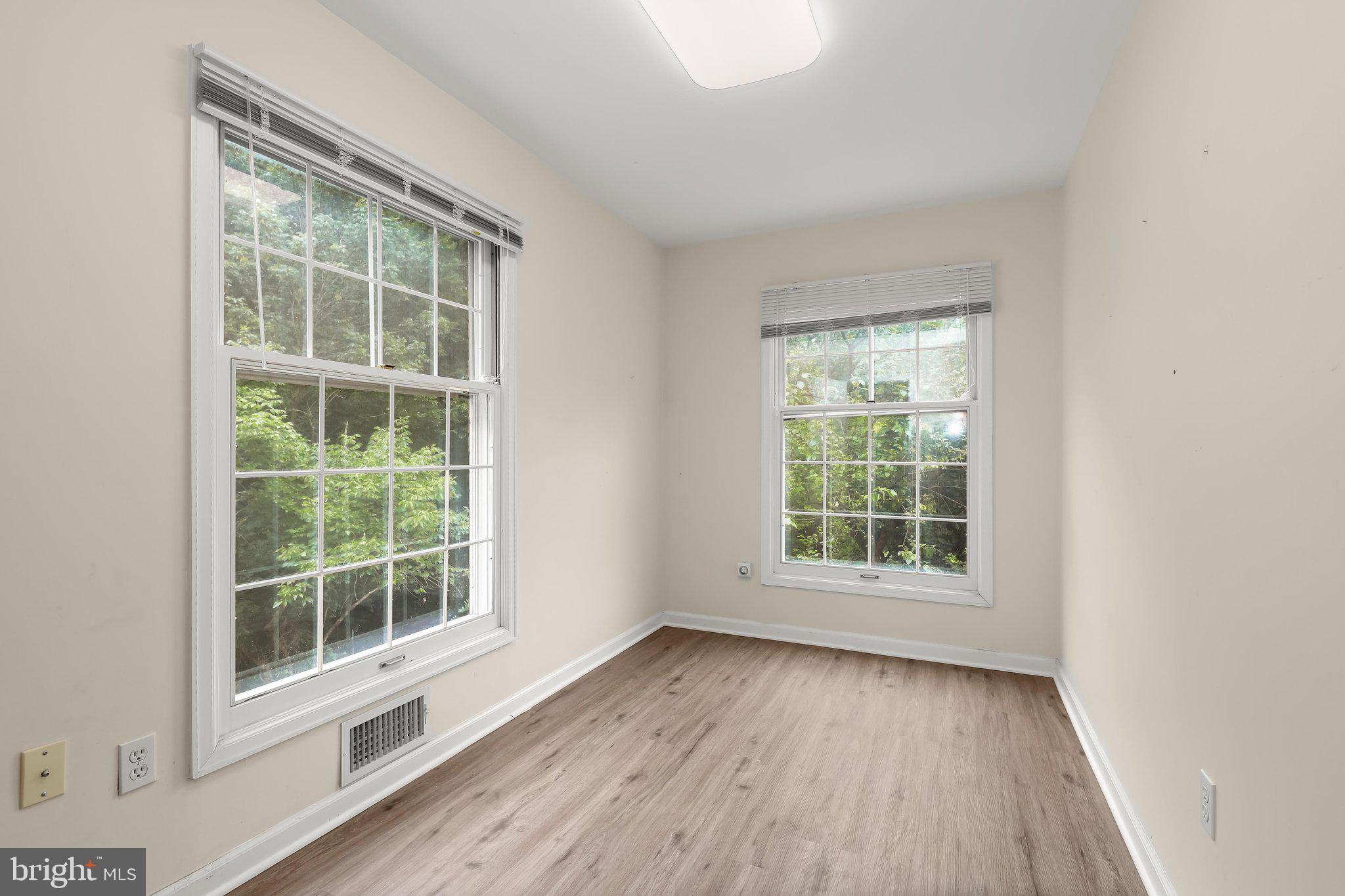 12709 Hammonton Road Silver Spring, MD 20904 - Photo 14 of 55 Den/Study