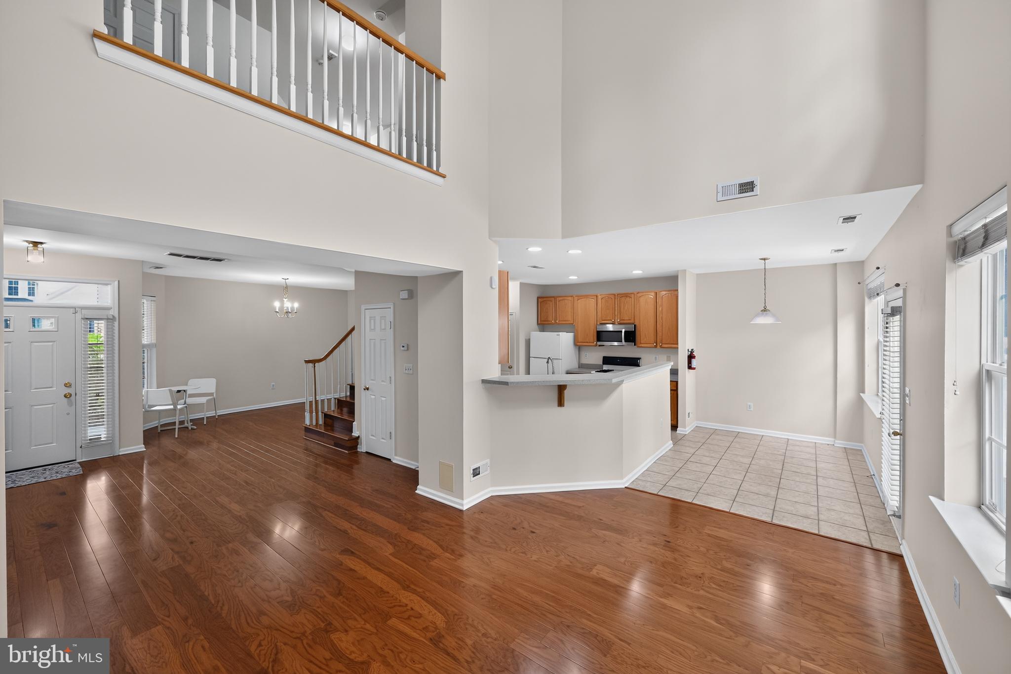 28 Sutton Court Pennington, NJ 08534 - Photo 5 of 30
